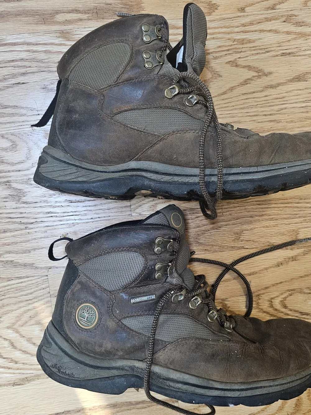 Timberland Brown Leather Men's Hiking Boots with Gray Tongue